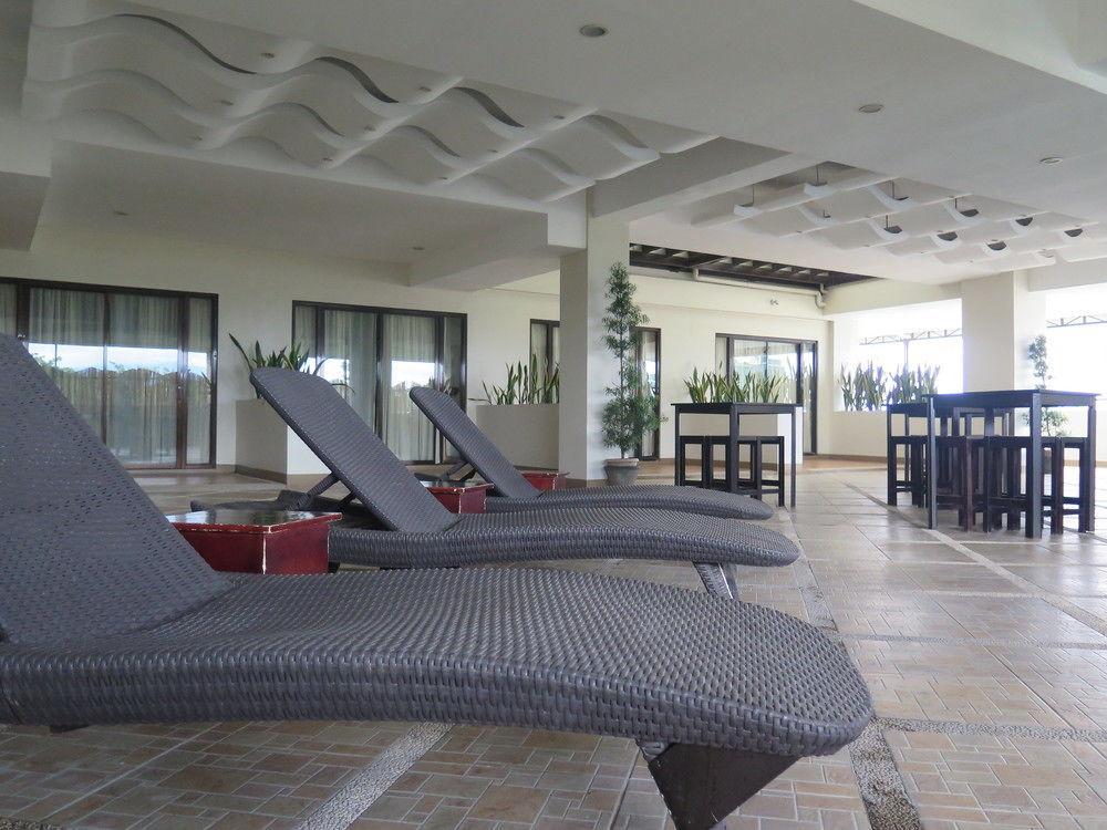 Davao City The Pinnacle Hotel And Suites מראה חיצוני תמונה