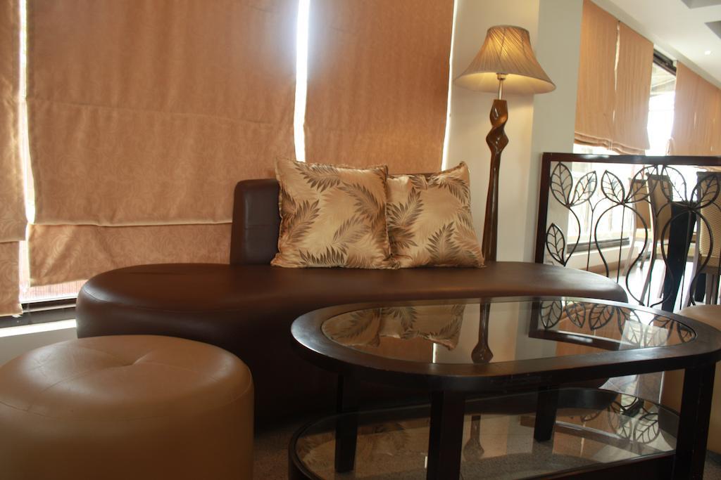 Davao City The Pinnacle Hotel And Suites מראה חיצוני תמונה