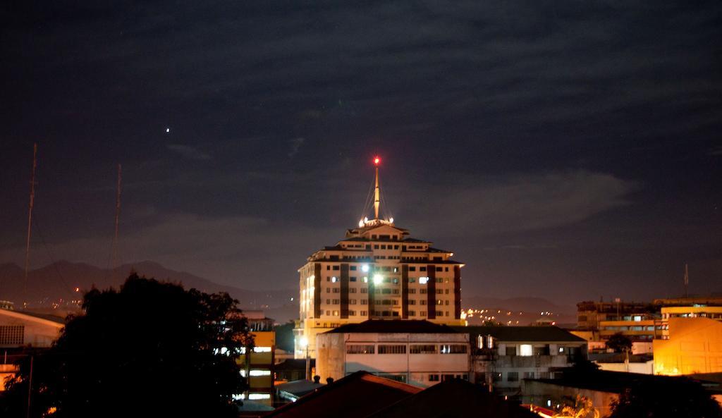 Davao City The Pinnacle Hotel And Suites מראה חיצוני תמונה