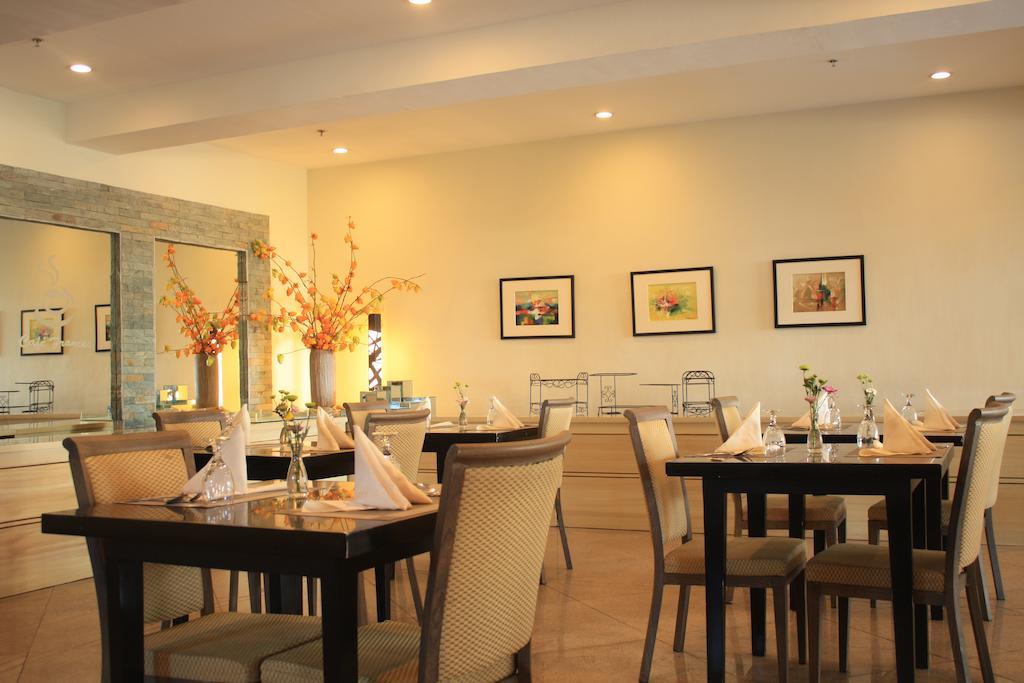 Davao City The Pinnacle Hotel And Suites מראה חיצוני תמונה
